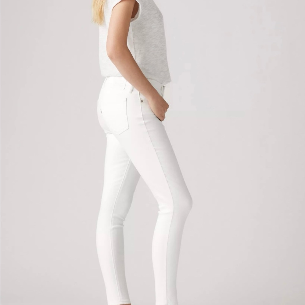 Elegant soft clean White Skinny ripped Jeans for Women